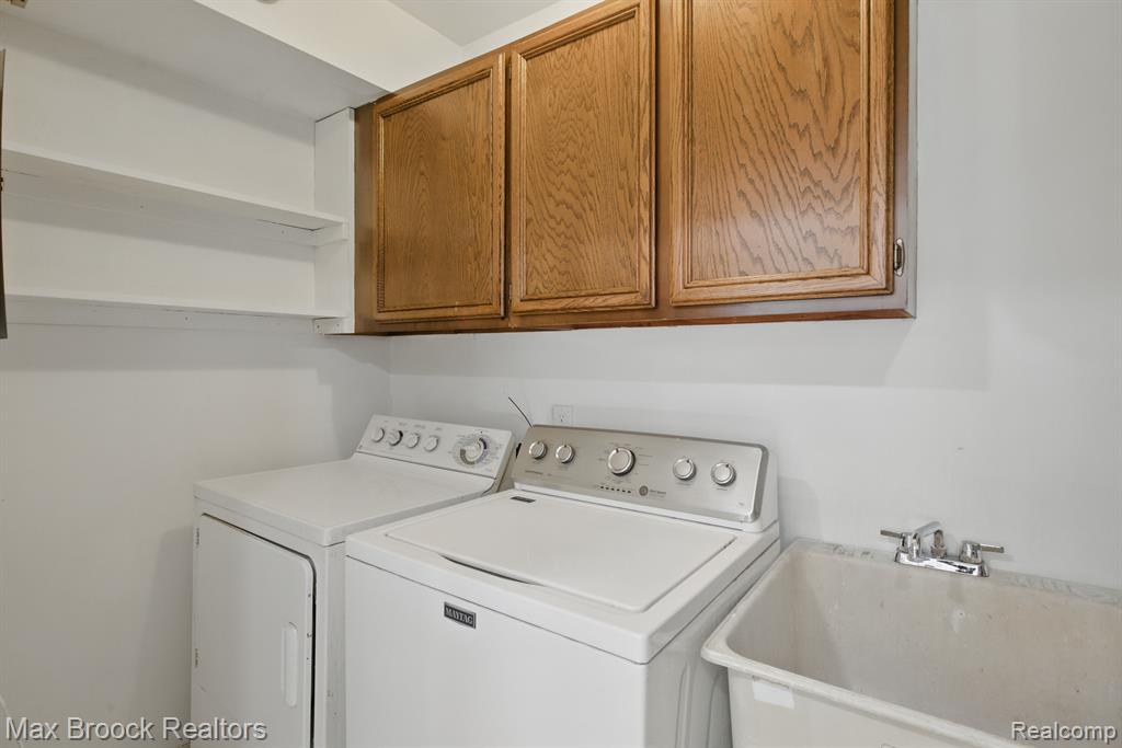 47445 DEQUINDRE Road, Rochester Hills, MI 48307 — Photo 11