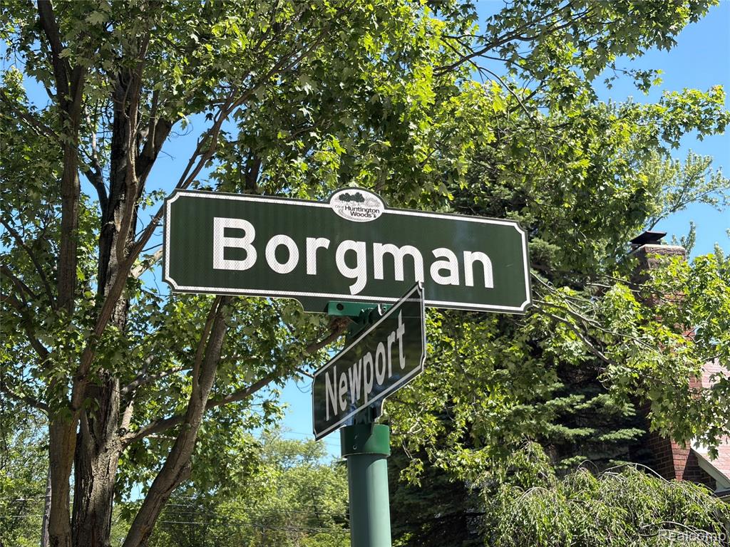 10504 Borgman Avenue, Huntington Woods, MI — Photo 32