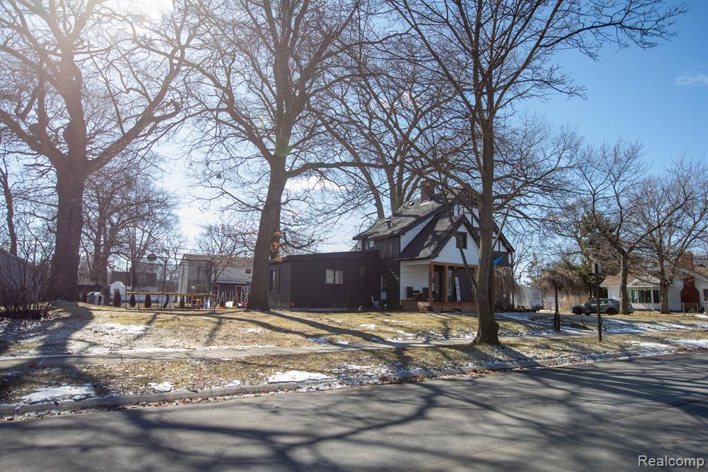 838 JENKINSON Street, Port Huron, MI 48060 — Photo 4