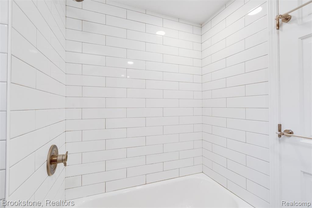 2784 Aldgate Drive, Bloomfield Hills, MI 48304 — Photo 41