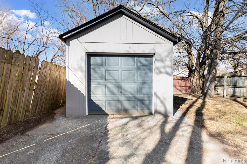 15887 Robson Street, Detroit, MI 48227 — Photo 33