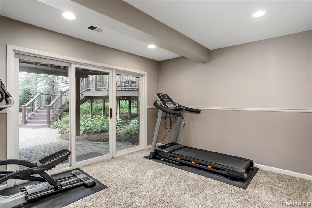 4214 Oak Tree Circle, Rochester, MI 48306 — Photo 47