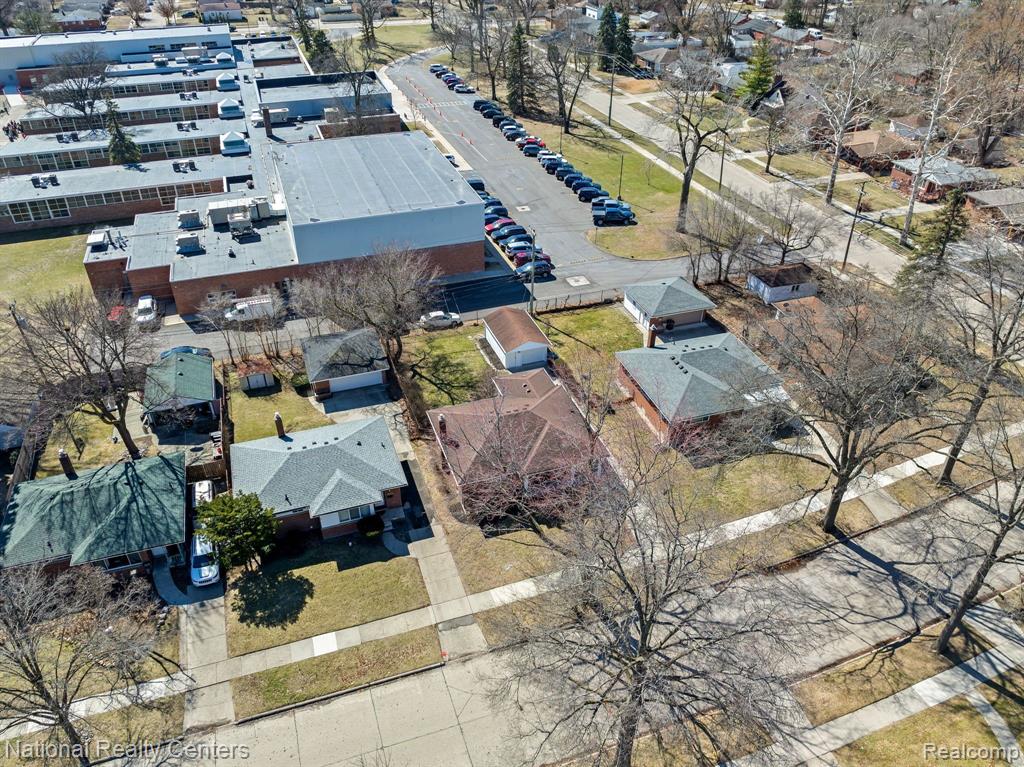 8875 KENBERTON Drive, Oak Park, MI 48237 — Photo 34