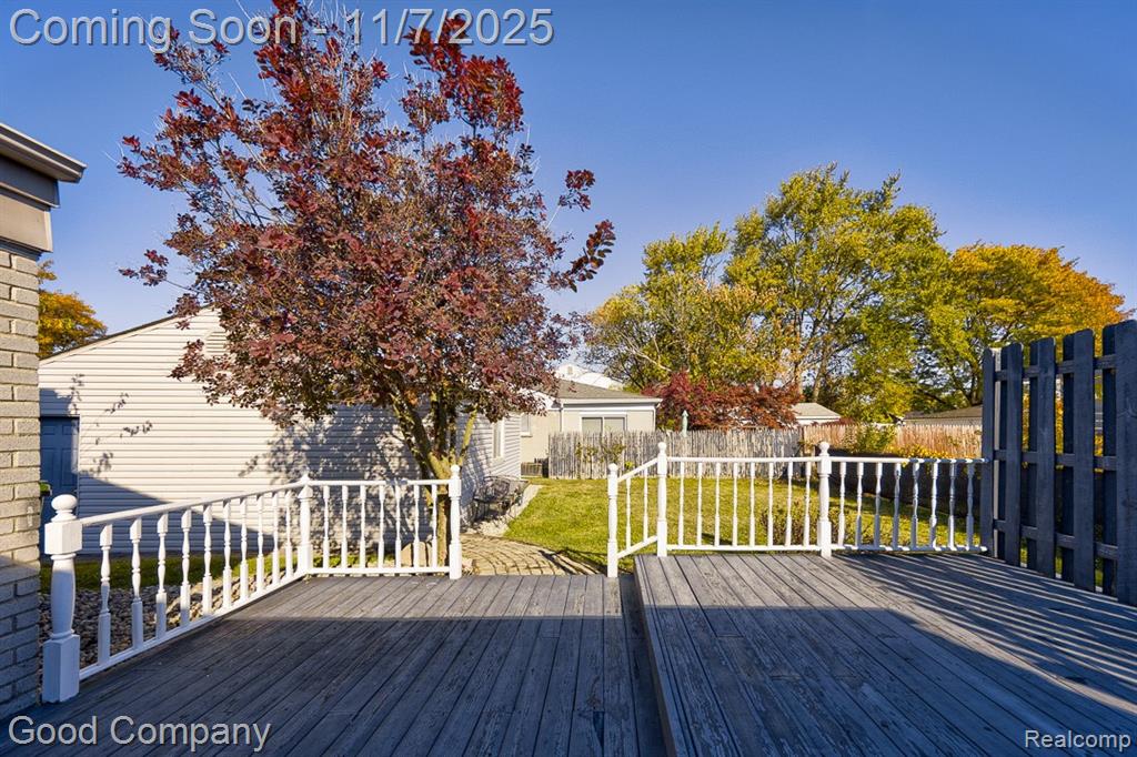 583 Manchester Street, Madison Heights, MI 48071 — Photo 37