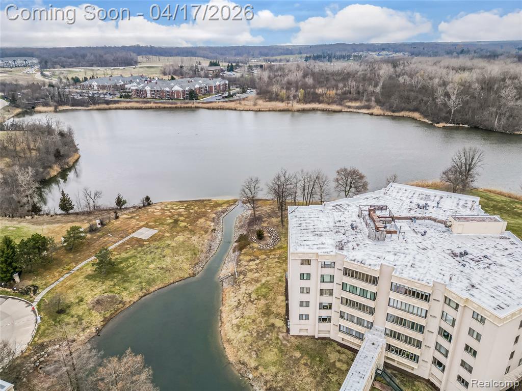 43000 12 Oaks Crescent Drive, 5022, Novi, MI 48377 — Photo 34