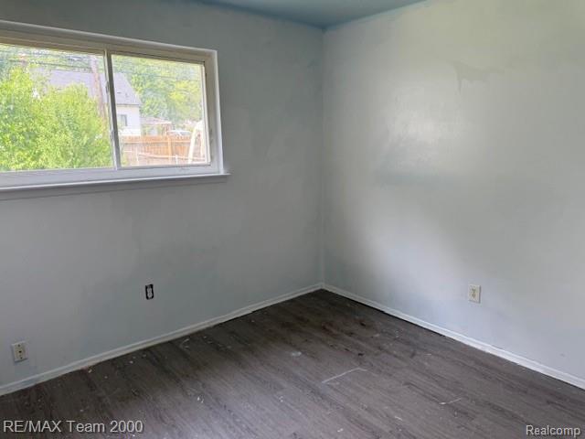 24114 Pennie Street, Dearborn Heights, MI 48125 — Photo 10