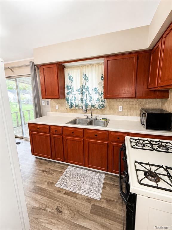 813 McKeighan Avenue, Flint, MI 48507 — Photo 8