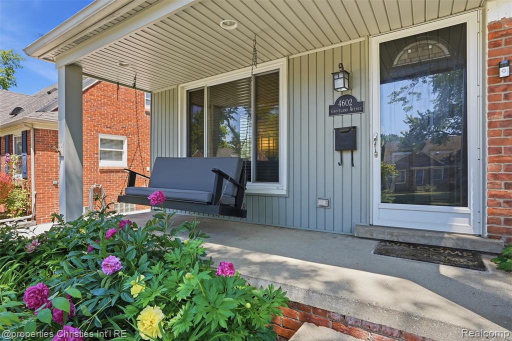 4602 Groveland Avenue, Royal Oak, MI 48073 — Photo 3