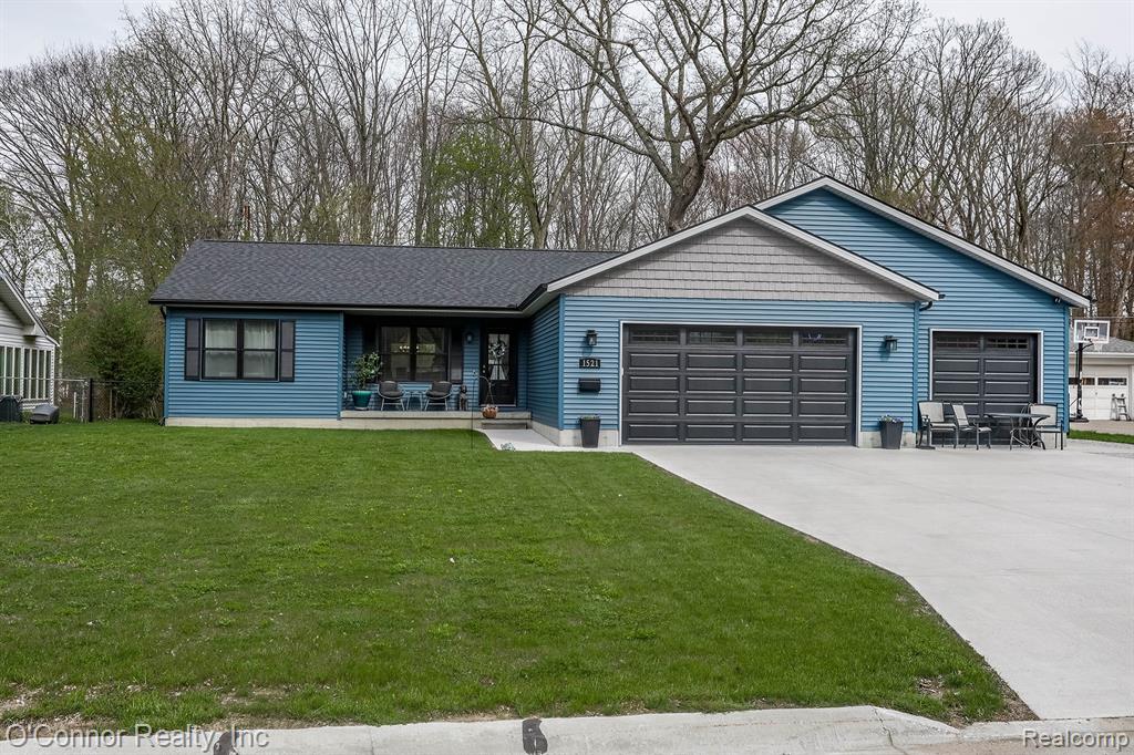 1521 Georgia Avenue, Marysville, MI 48040 — front exterior
