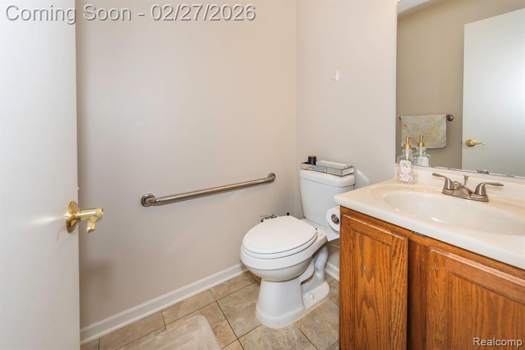 8203 Barrington Drive, Ypsilanti, MI 48198 — Photo 9