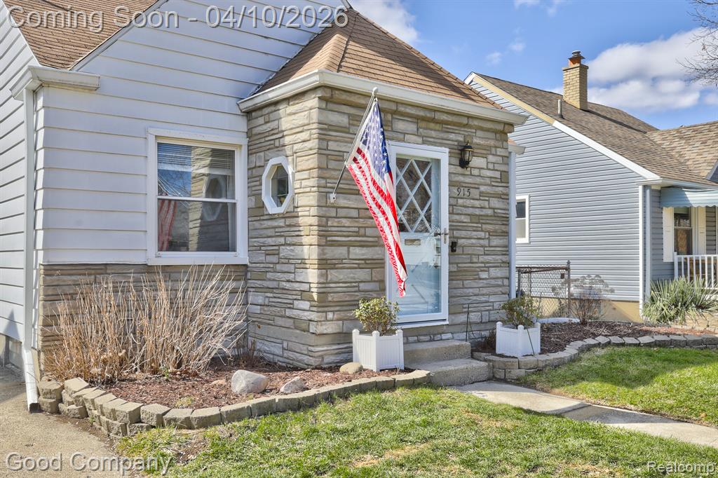 915 N Dorchester Avenue, Royal Oak, MI 48067 — Photo 50