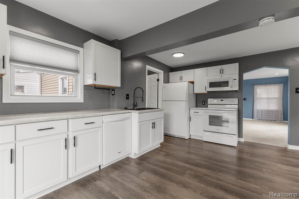 4976 Weddell Street, Dearborn Heights, MI 48125 — Photo 14