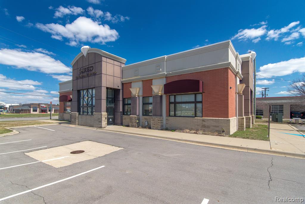 451 W 14 MILE Road - Photo 2
