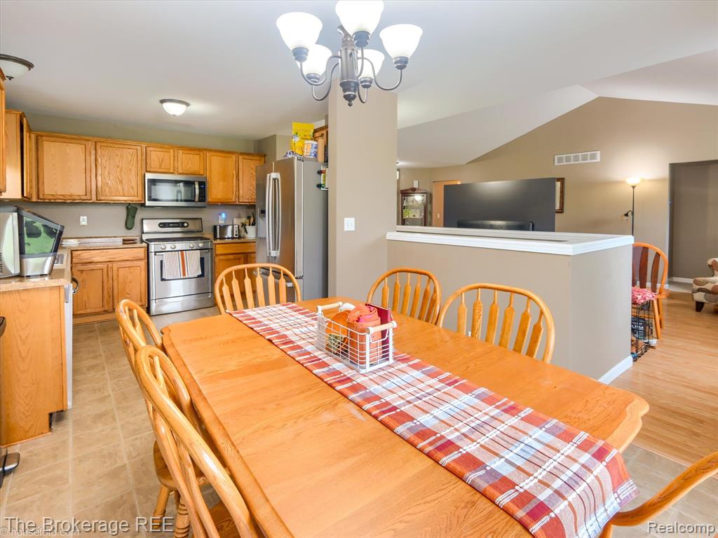 822 Alana Court, Davison, MI 48423 — Photo 17