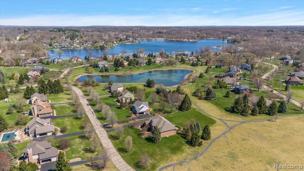 8449 S SHORE Drive, Clarkston, MI 48348 — Photo 58