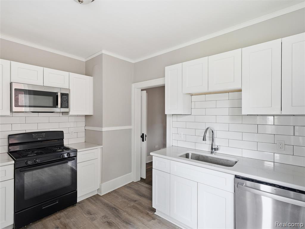 1123 Wayburn Street, Grosse Pointe, MI 48230 — Photo 10