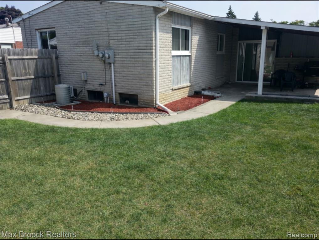 8223 San Marco Boulevard, Sterling Heights, MI 48313 — Photo 10