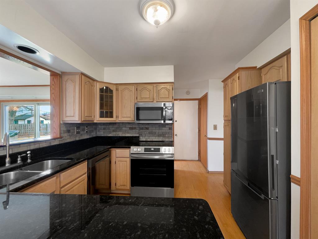 411 ROBYN Drive, Canton, MI 48187 — Photo 14