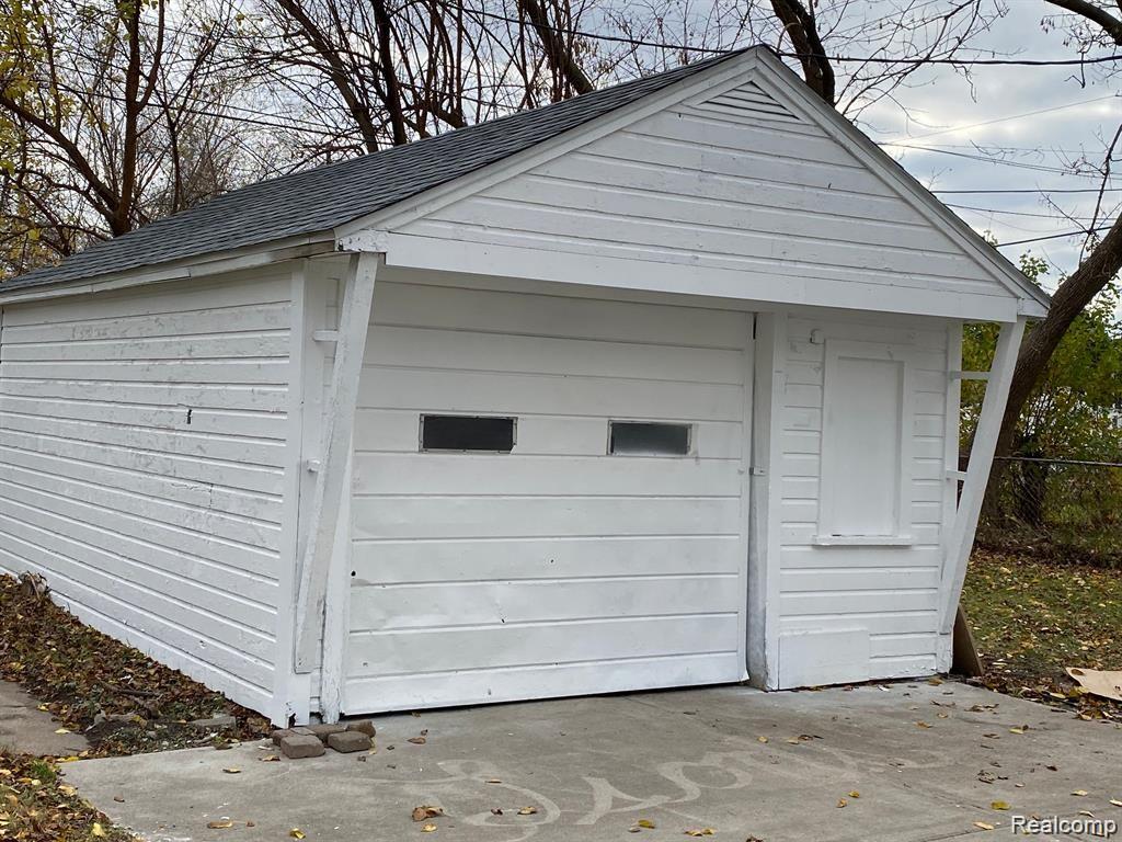 7012 CADILLAC Avenue, Warren, MI 48091 — Photo 12