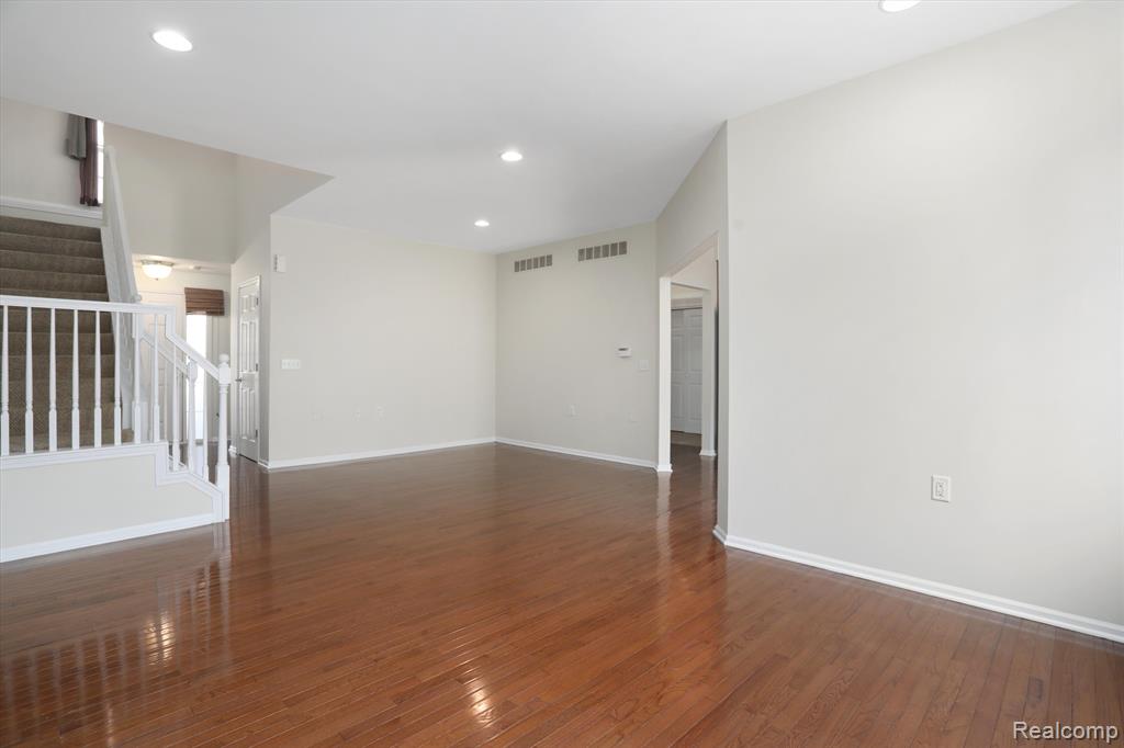 29340 DOUGLAS Drive, 132, Novi, MI 48377 — Photo 12