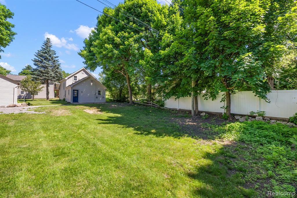 42 BROADWAY Street, Oxford, MI 48371 — Photo 36