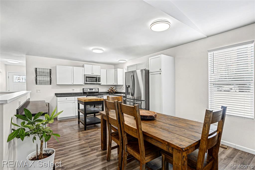 10311 Walnut Shores Drive, Fenton, MI 48430 — Photo 10