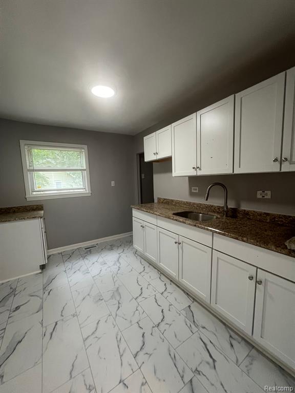 8292 RIVARD Avenue, Warren, MI 48089 — Photo 12