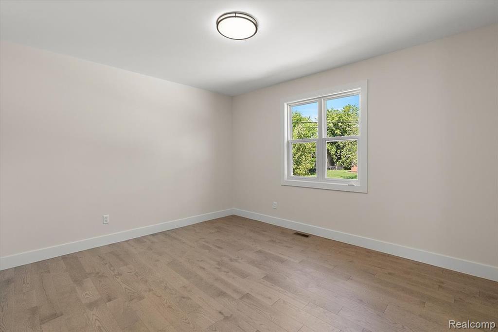 47515 Vanker Avenue, Shelby Twp, MI 48317 — Photo 18