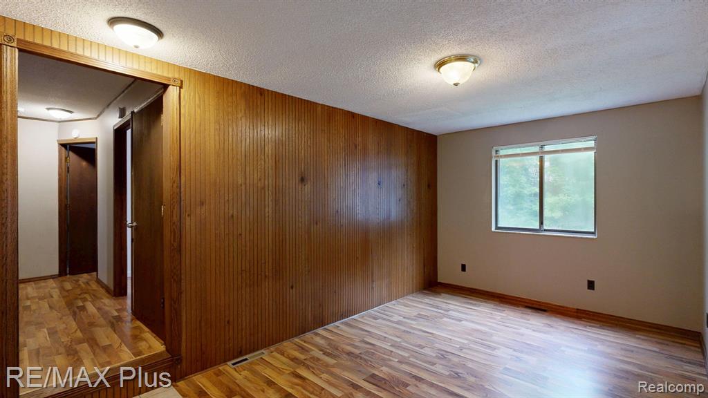 2047 Hickory Drive, Lapeer, MI 48446 — Photo 22