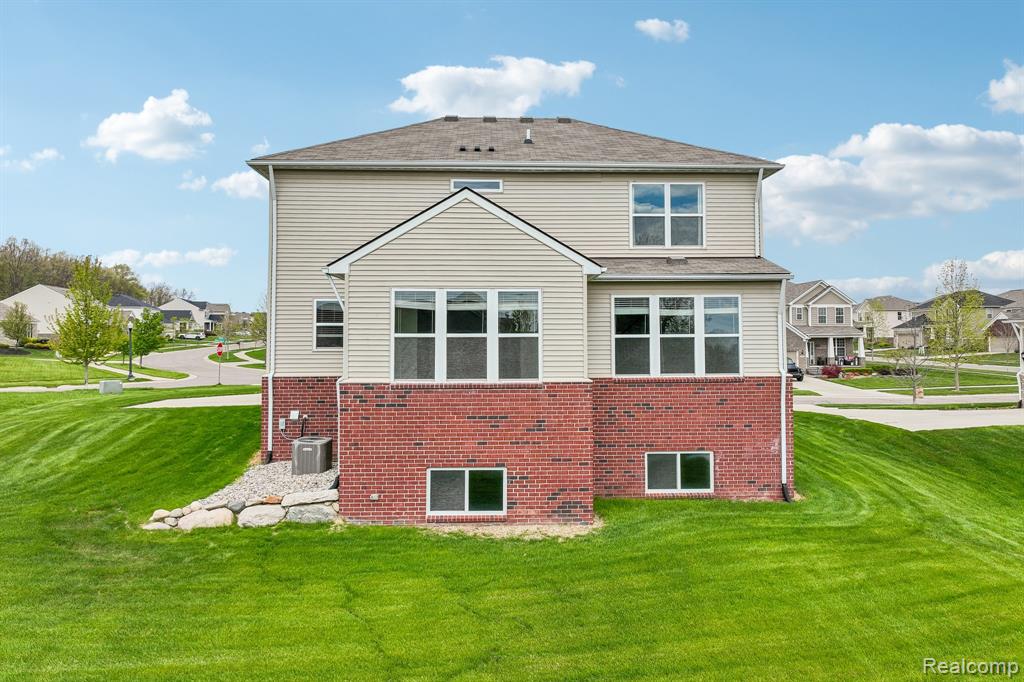 29831 Braeburn dr, New Hudson, MI 48165 — Photo 41