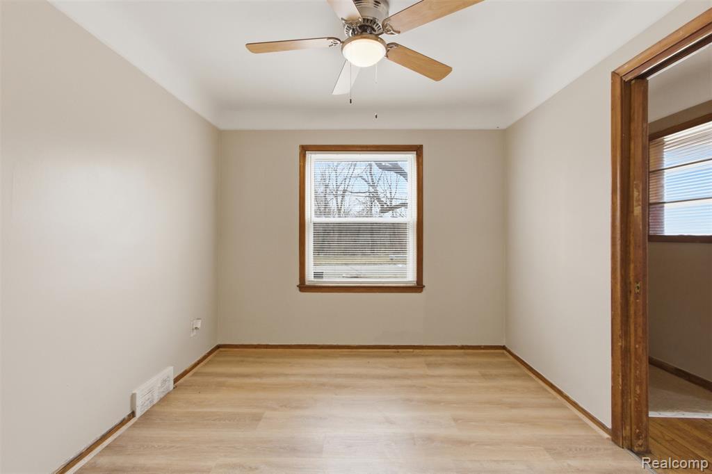 7676 Pierson Street, Detroit, MI 48228 — Photo 9