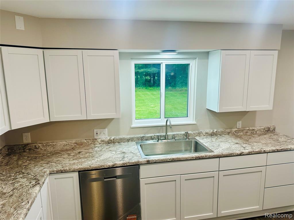 20891 Winifred Court, Pinckney, MI 48169 — Photo 7