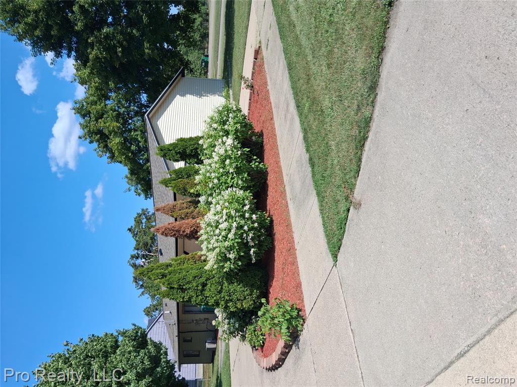 2219 Lakeview Avenue, Ypsilanti, MI 48198 — Photo 3