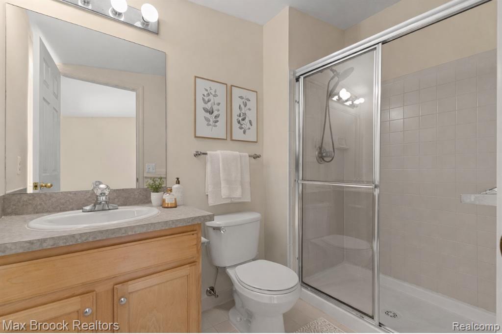 954 Sandalwood Drive, Troy, MI 48085 — Photo 12