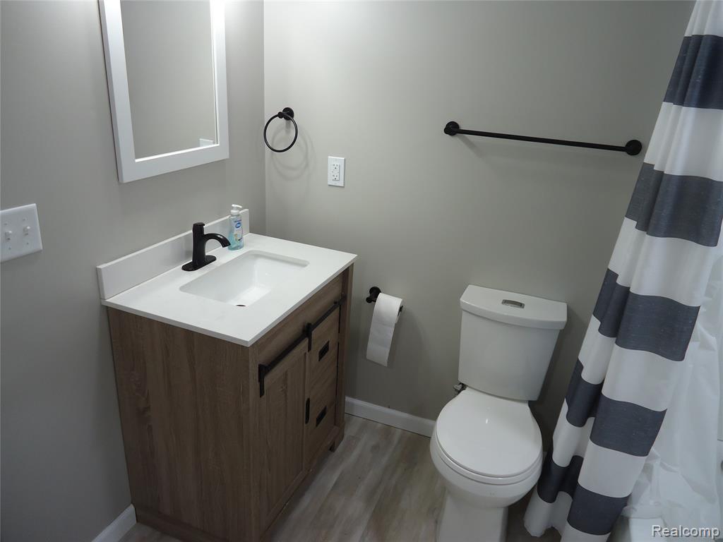 370 Adams Road, Saginaw, MI 48609 — Photo 8