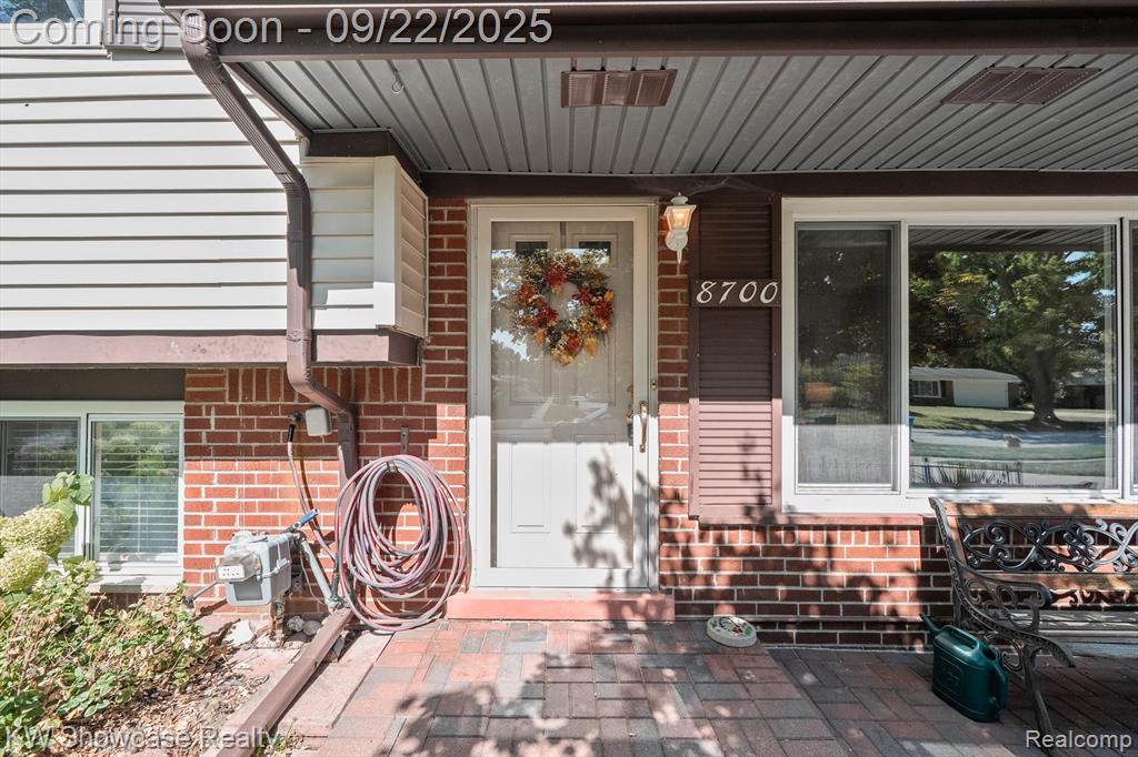 8700 Ringwood Drive, Commerce Twp, MI 48382 — Photo 4
