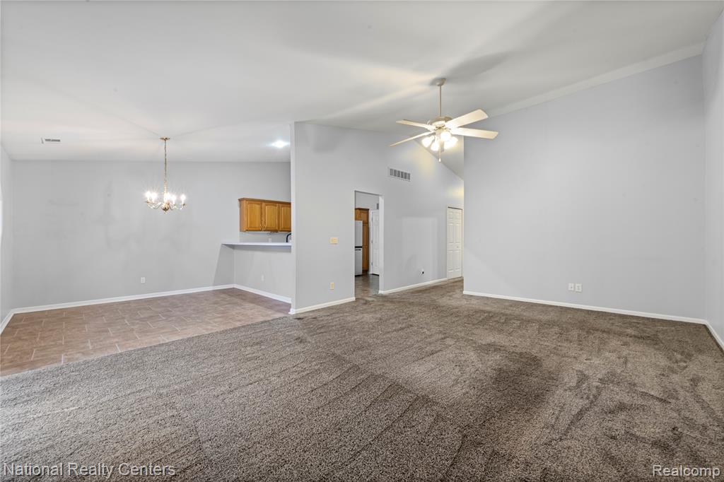 4967 Oak Hill Drive, Waterford, MI 48329 — Photo 11