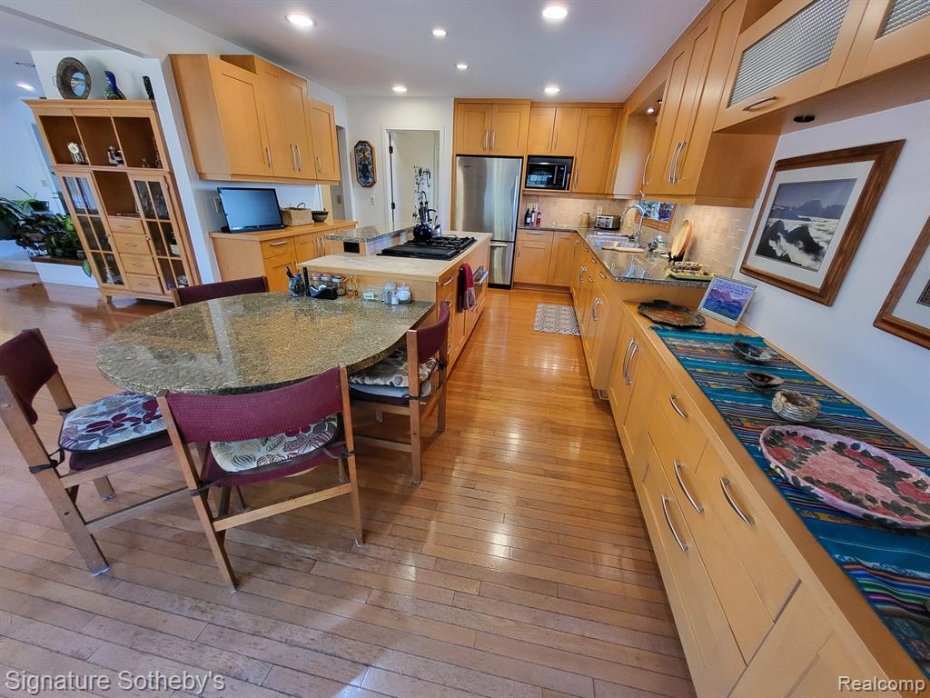 6358 TIMBERWOOD S, West Bloomfield, MI — Photo 39