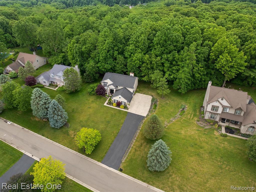 1972 Woodridge Court, Highland, MI — Photo 55
