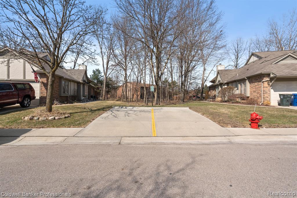 42046 SARATOGA Circle, Canton, MI 48187 — Photo 36