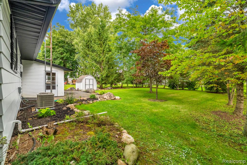 538 N Neeper Street, Capac, MI 48014 — Photo 27