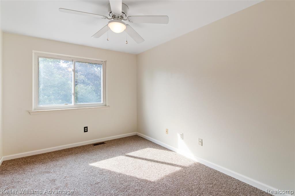 5671 Caren Drive, Ypsilanti, MI 48197 — Photo 20