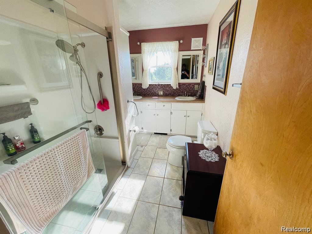 11424 W Corunna Road, Lennon Vlg, MI 48449 — Photo 5