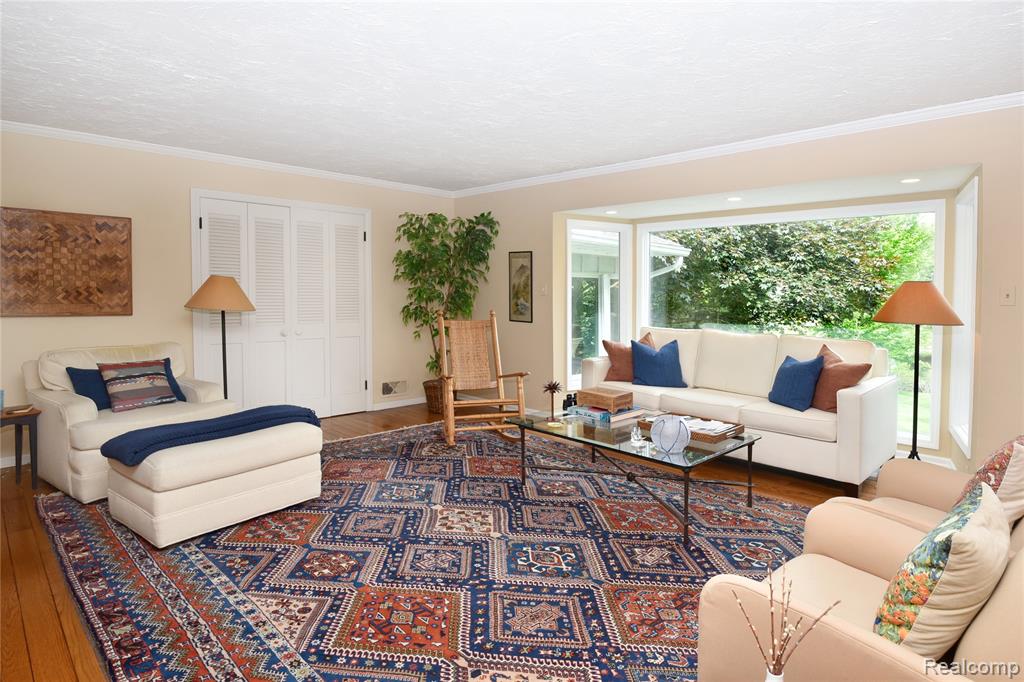 2026 W Bend Court, Bloomfield Hills, MI 48302 — Photo 8
