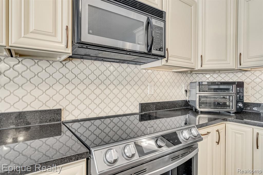 8459 Cranbrook Drive, Grand Blanc, MI 48439 — Photo 20