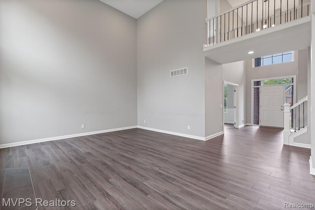 5325 SHOREWOOD Drive, Fort Gratiot, MI 48059 — Photo 14