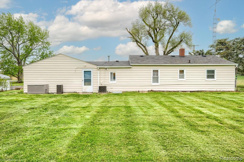 9254 N Genesee Road, Mount Morris, MI 48458 — Photo 2