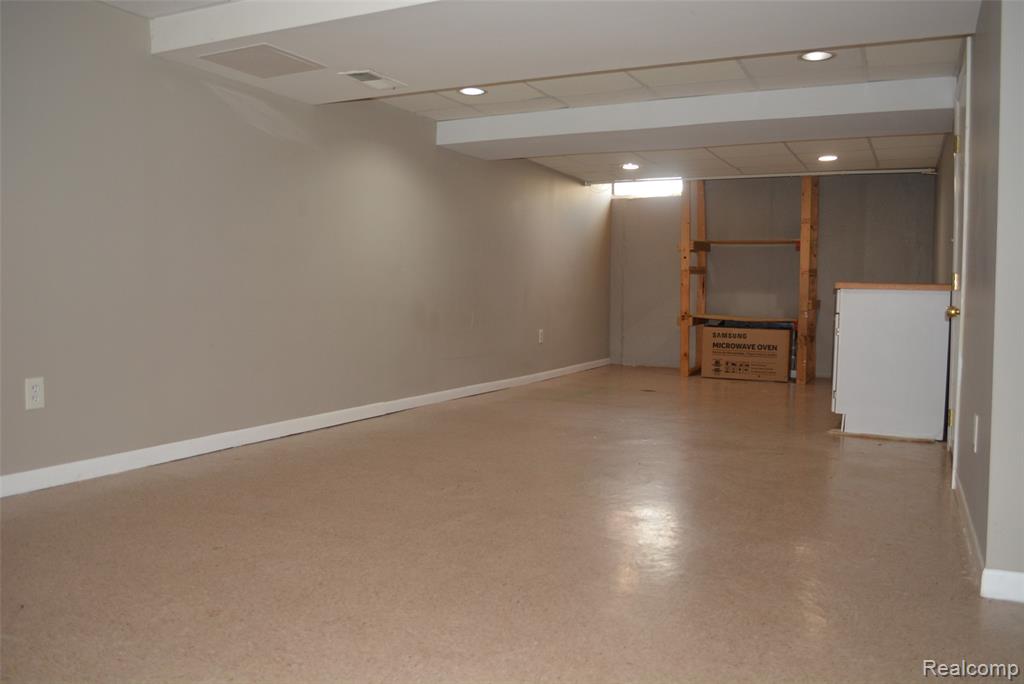 3883 OLD CREEK Road, 18, Troy, MI 48084 — Photo 42
