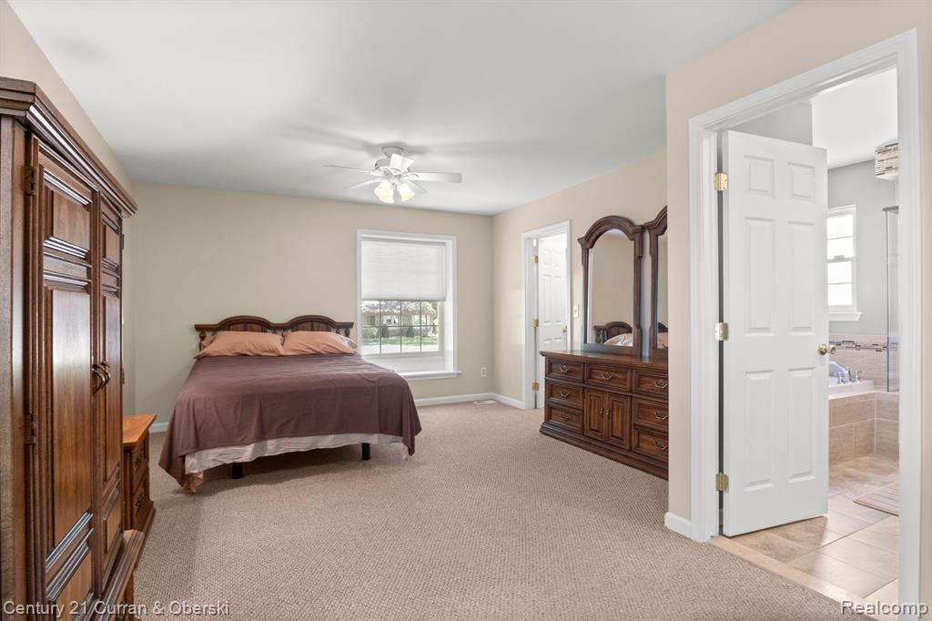 8821 NORTHAMPTON Drive, Plymouth, MI 48170 — Photo 33