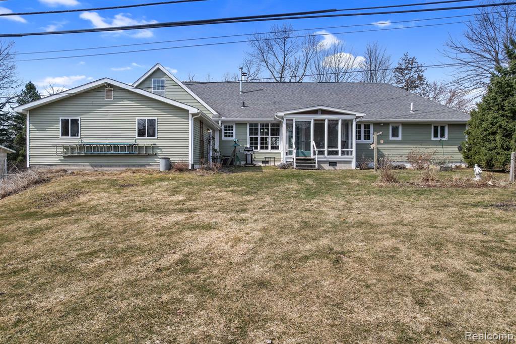 6820 WALTERS Road, Clarkston, MI — Photo 10